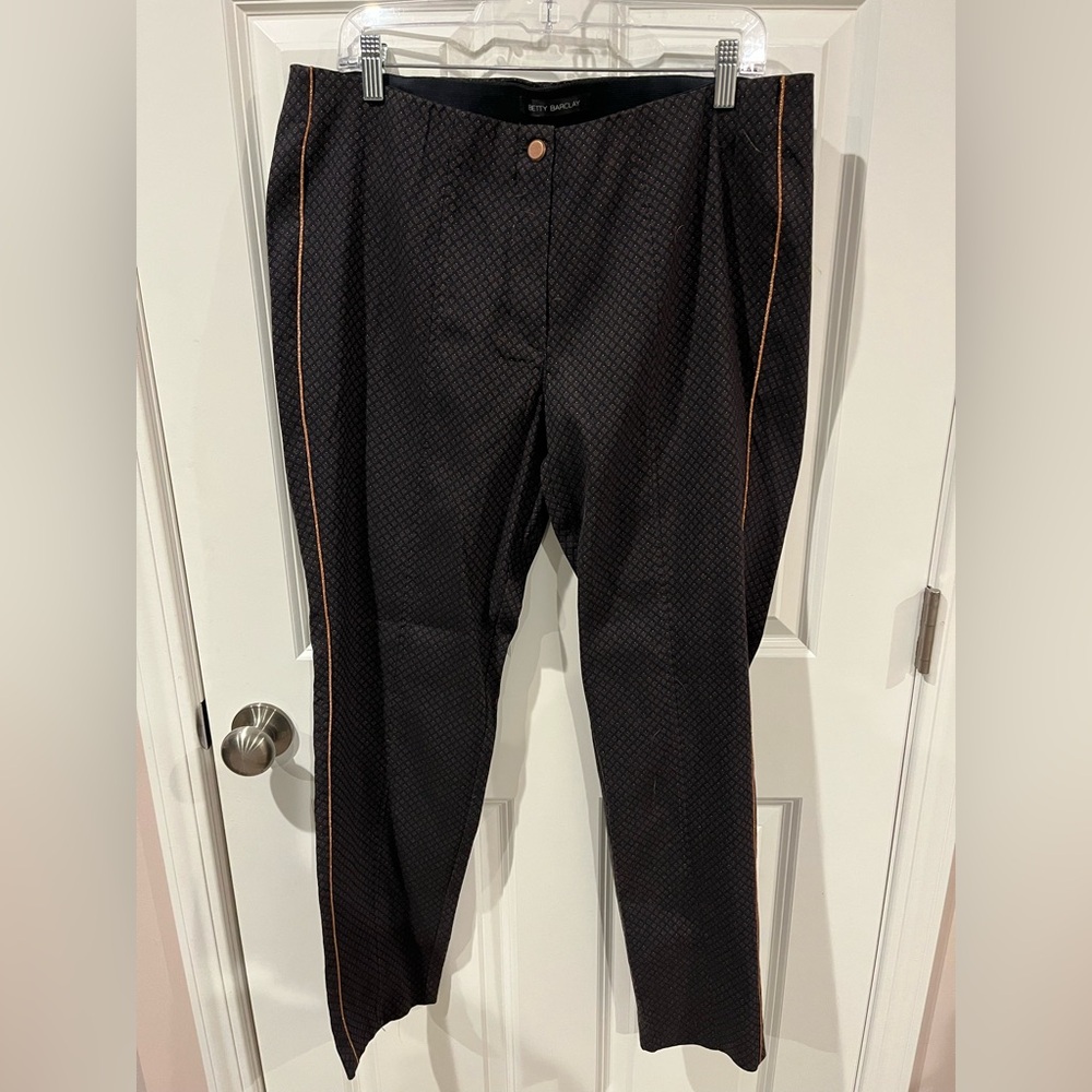 Betty Barclay Cropped Pant Size 18
